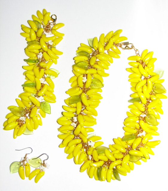 Julia Lee's
                jewelry ultimate banana set