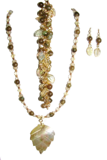 Julia Lee's
                Jewelry