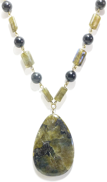 Julia Lee's
                Jewelry