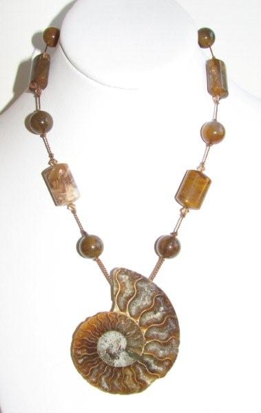 Julia Lee's
                Jewelry