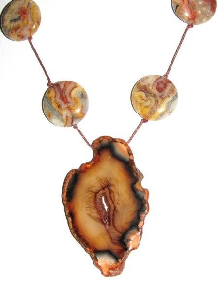 Julia
                Lee's Jewelry