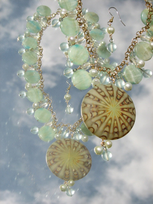 Julia
                Lee's Jewelry