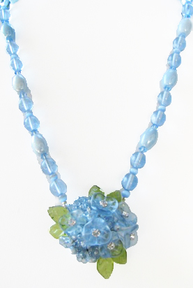 Julia
                Lee's Jewelry